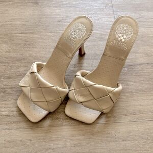 🤎 Vince Camuto Heel 🤎
